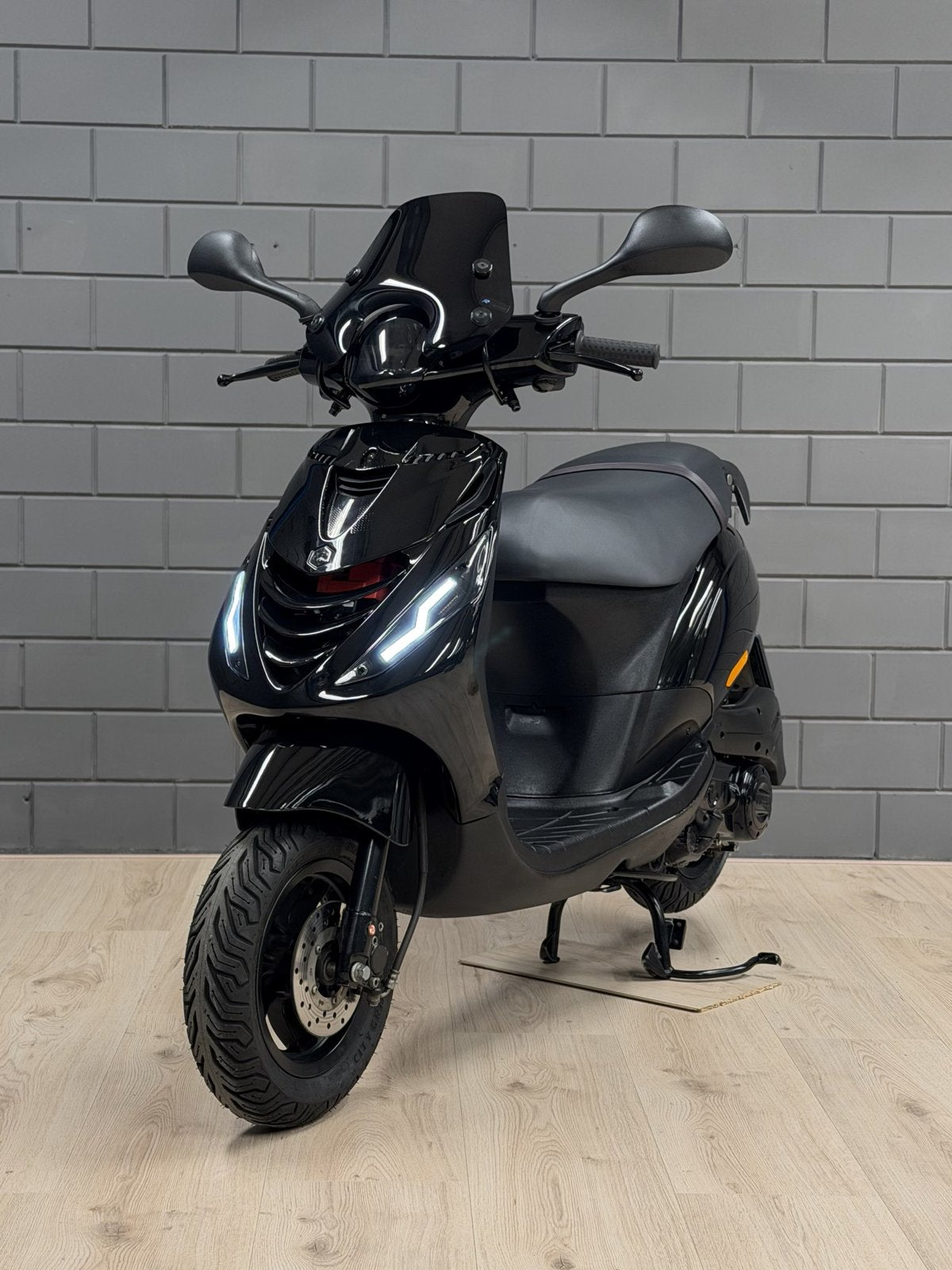 Piaggio Zip – Zwart