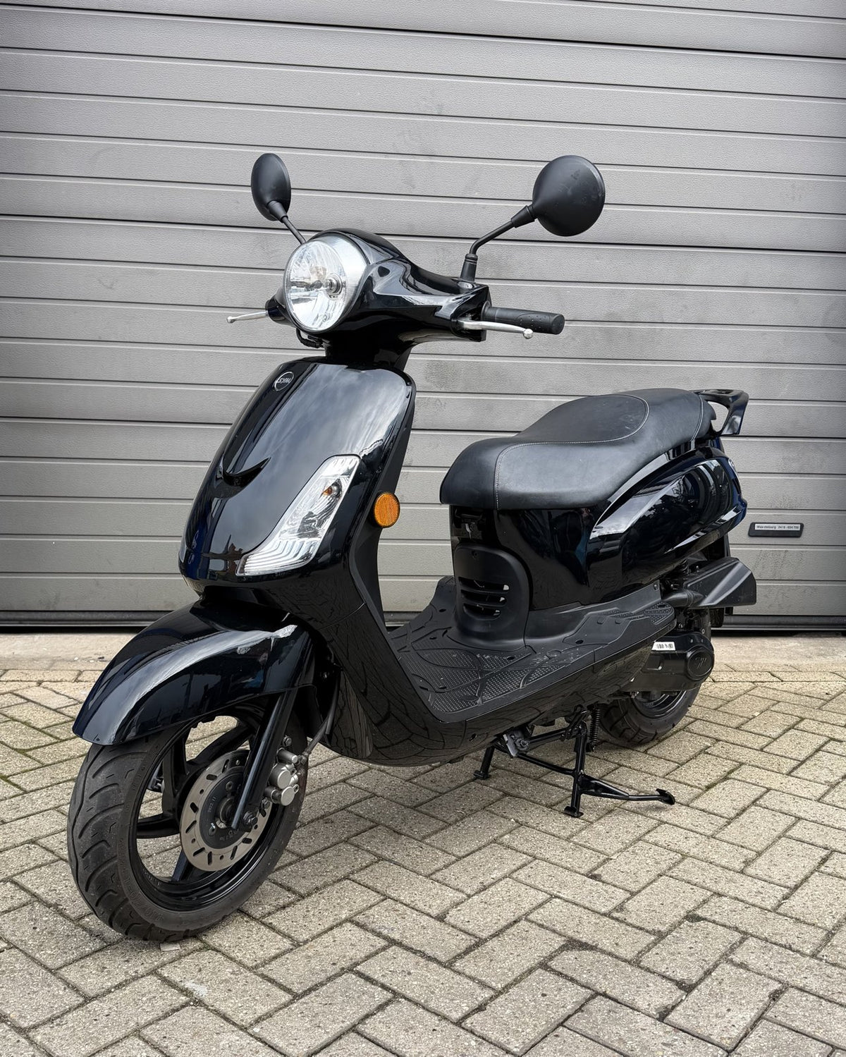 SYM Fiddle – Zwart classic