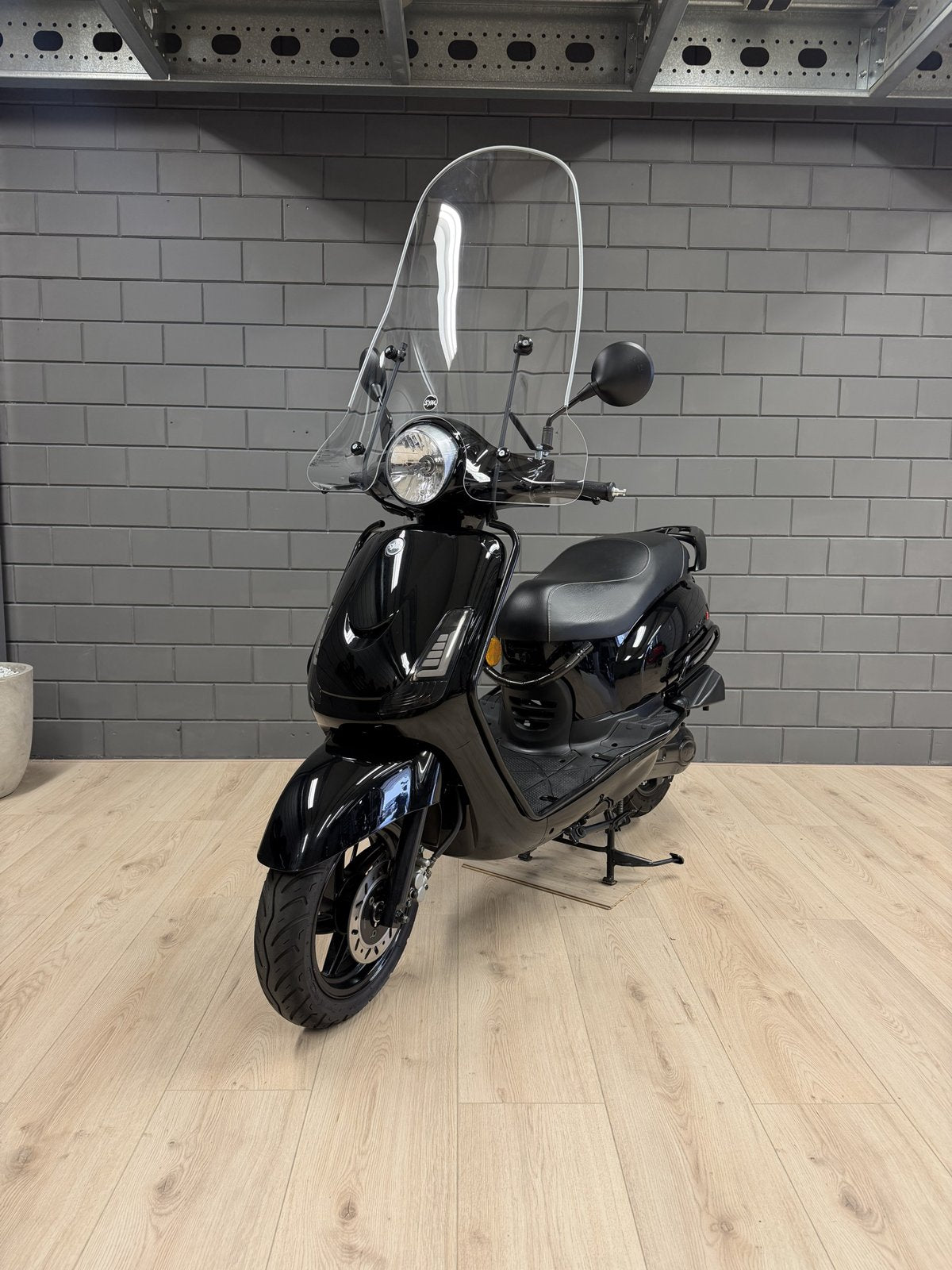 SYM Fiddle – Zwart met windscherm
