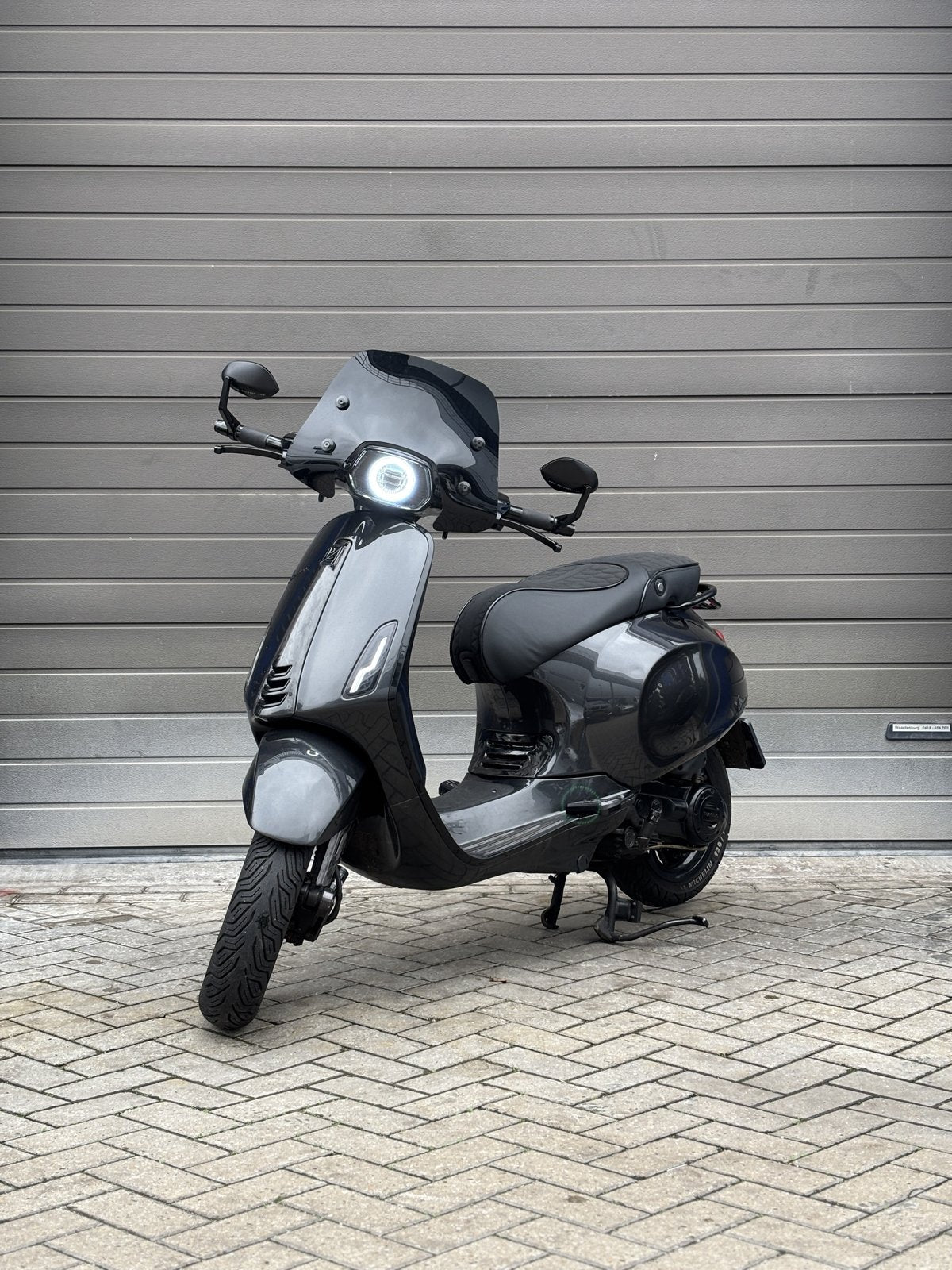 Vespa Primavera – Antraciet