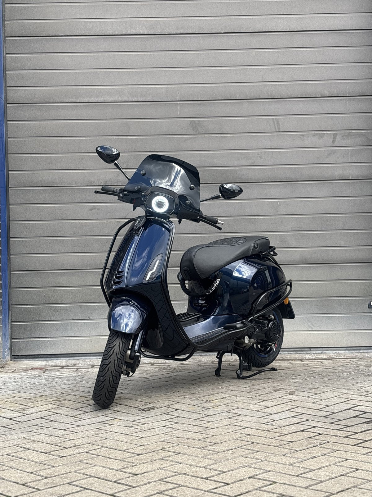 Vespa Primavera – Donkerblauw