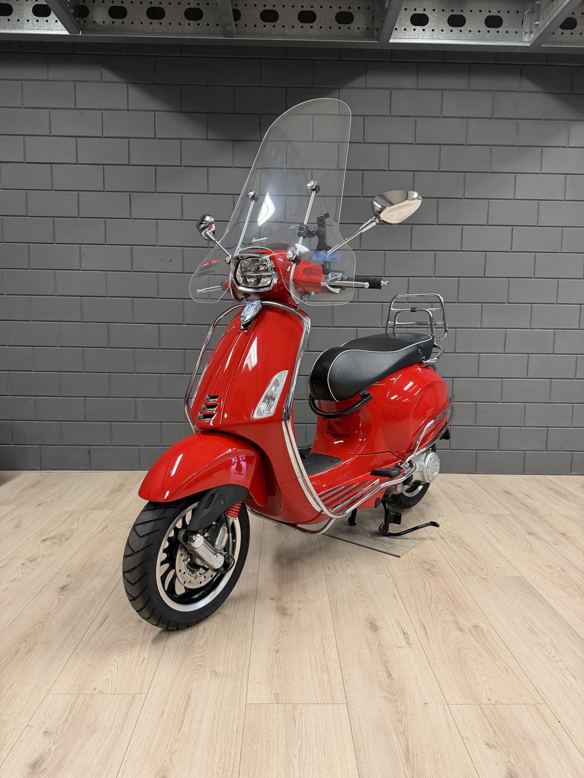 Vespa Primavera – Rood