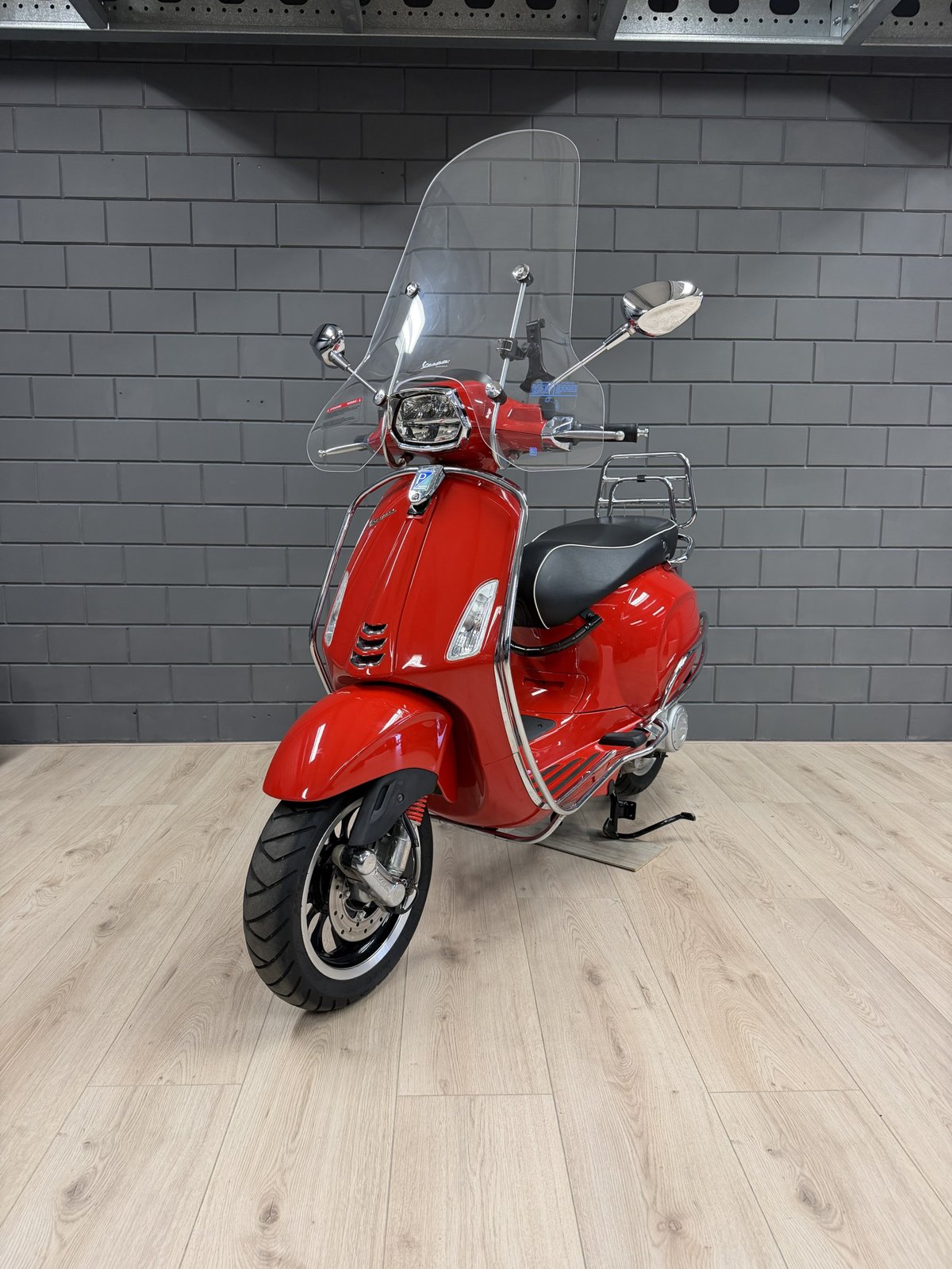 Vespa Primavera – Rood