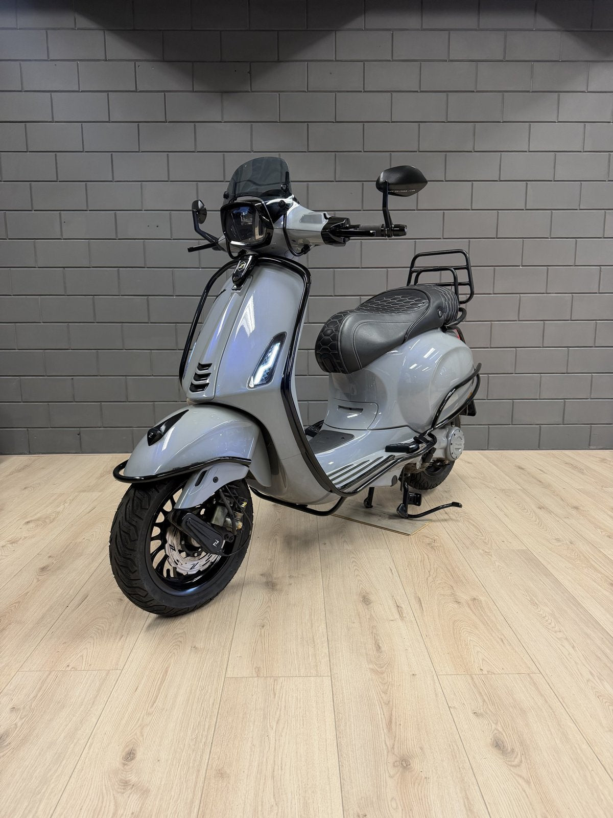 Vespa Sprint – Grijs custom