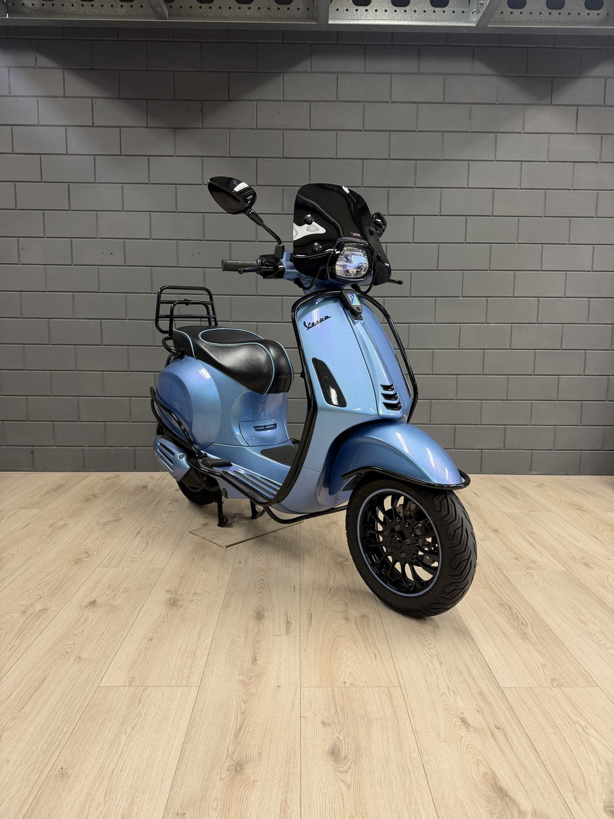 Vespa Sprint – Lichtblauw parelmoer