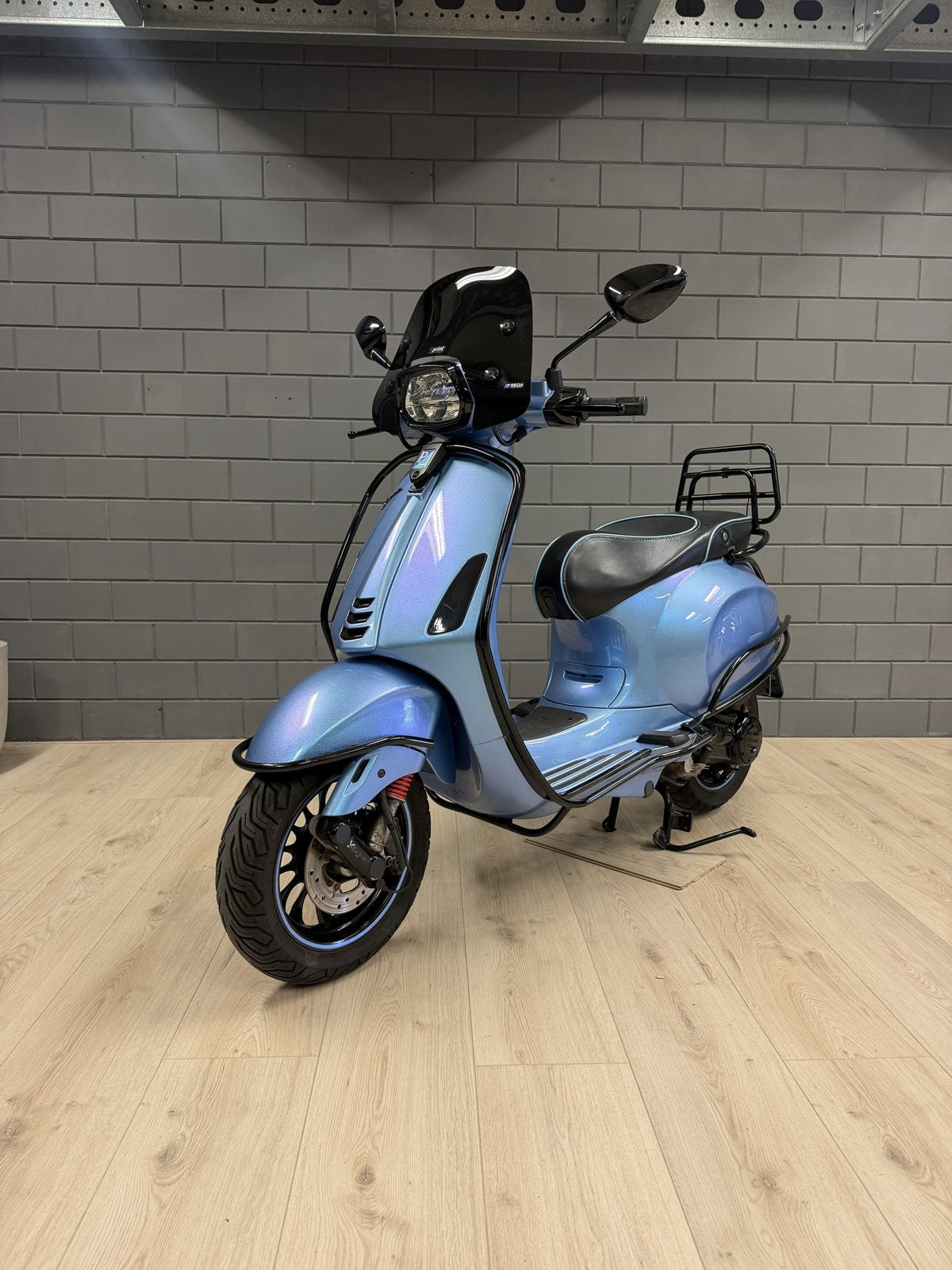 Vespa Sprint – Lichtblauw parelmoer