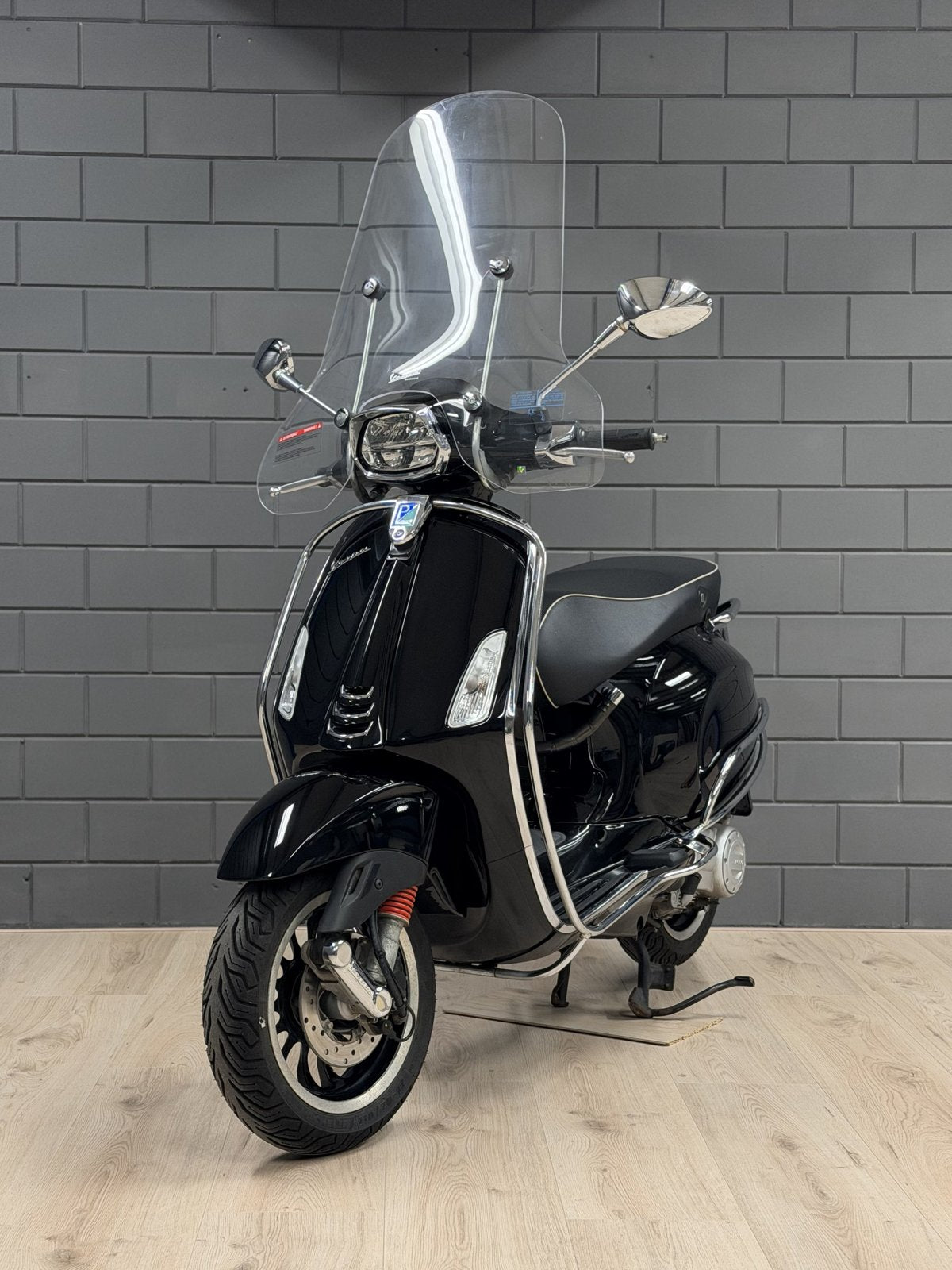 Vespa Sprint – Zwart/chroom